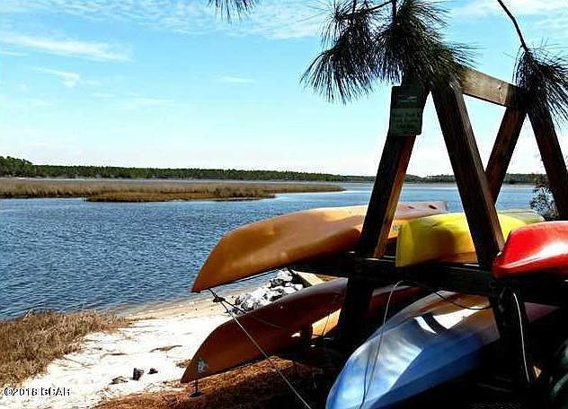 Community Kayaks on Crooked Creek
