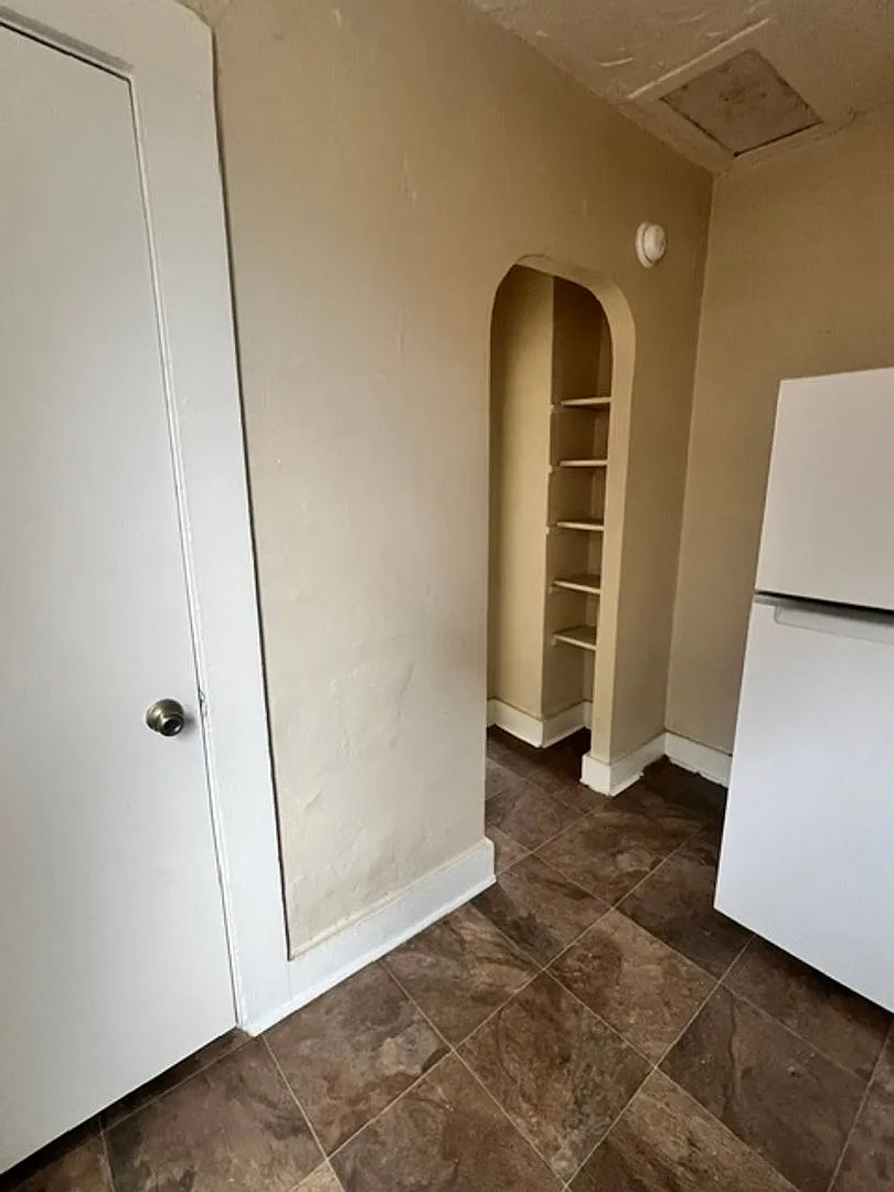 1201 Columbia Ave — Photo 3