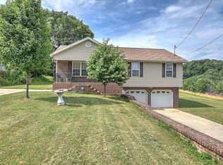 301 Stapleton Dr, Kingsport, TN 37665