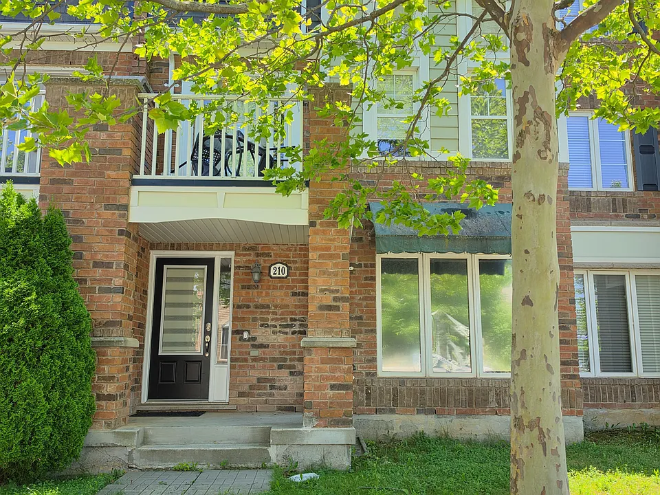 210 Magurn Gate