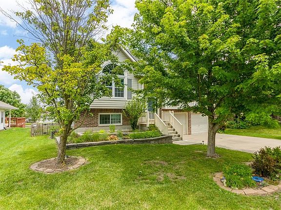 3rd image of 1301 River Run Dr