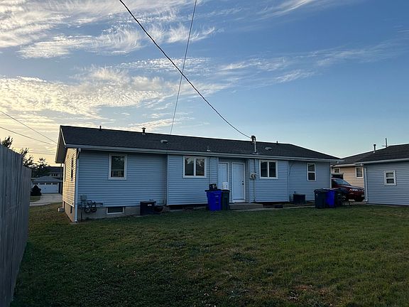 4th image of 2325 Victoria Dr SW #2327