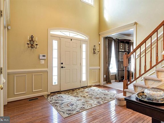 5th image of 14256 Saint Annes Ct