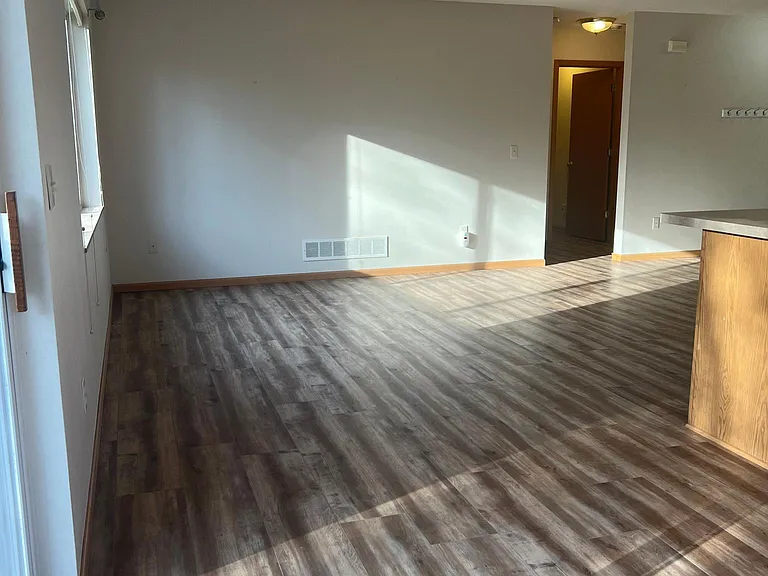 6044 Fountain Rd — Photo 8