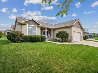 108 Sunflower Dr, Fairfax, IA 52228