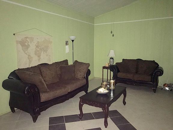 4th image of 305 Lynn St