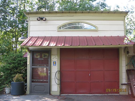 2nd image of 228 Pine Knoll Dr