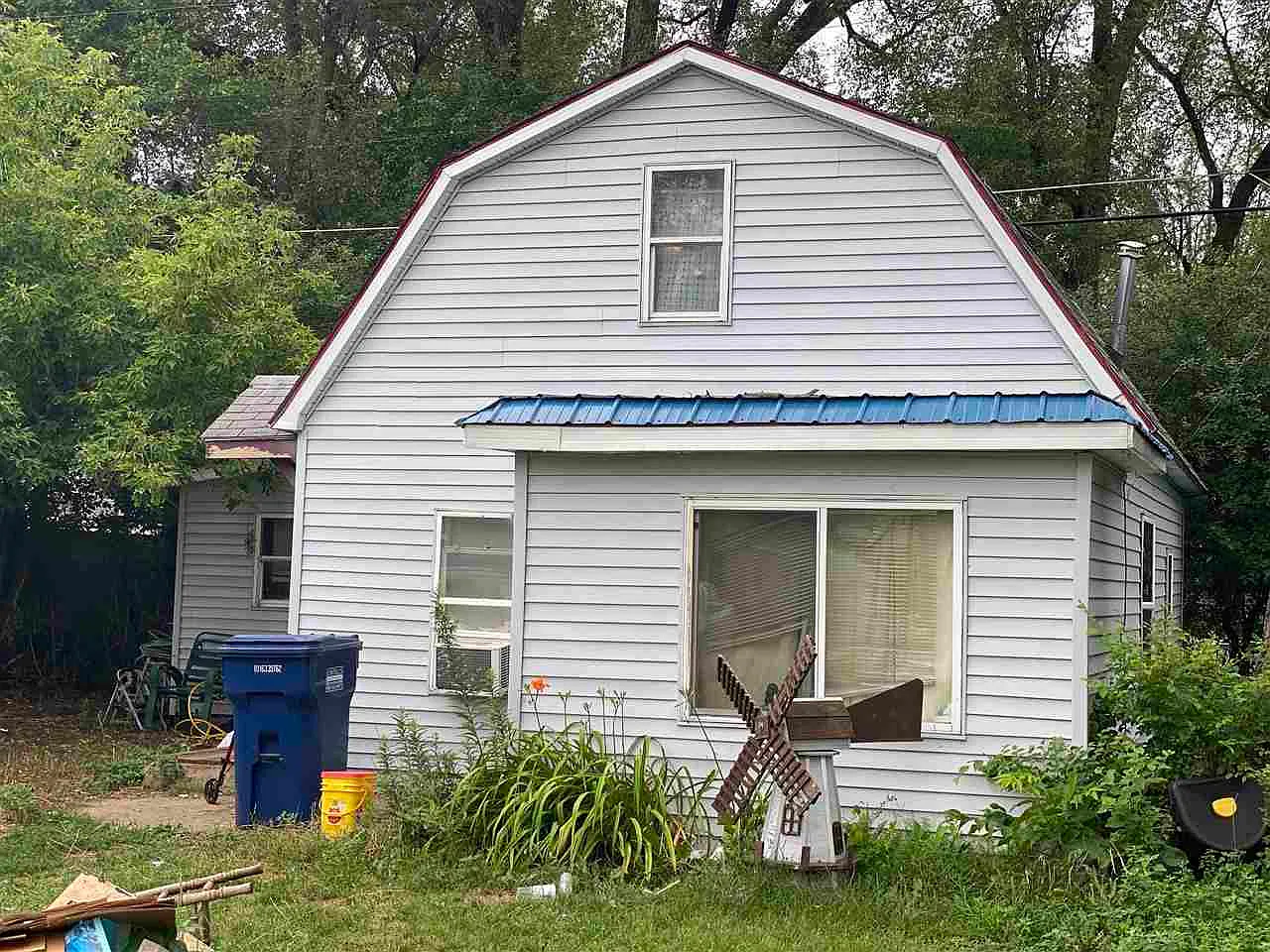 1948 S Cottage Ave photo 1