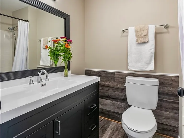 1736 Chesapeake Ln #4 — Photo 9
