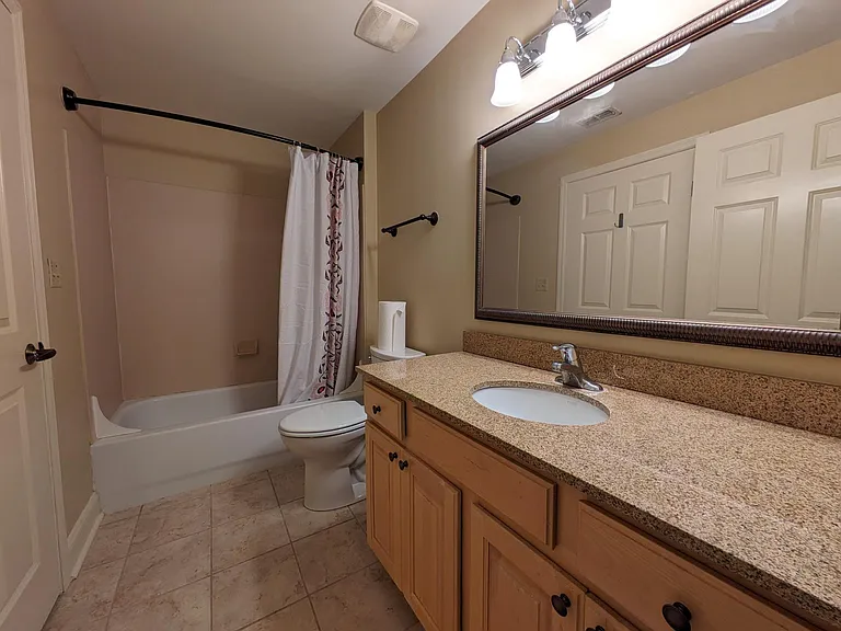 215 W College Ave #513 — Photo 15