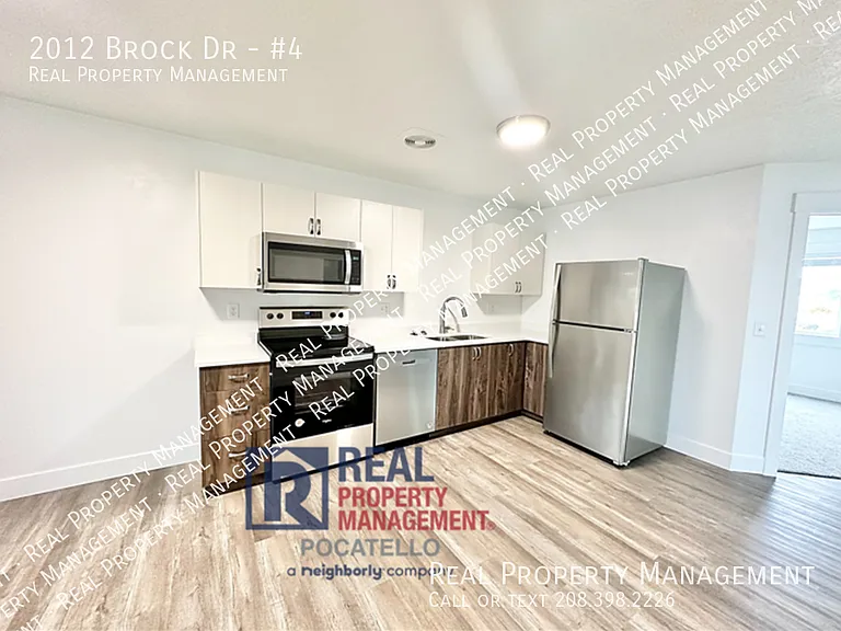 2012 Brock Dr #4 — Photo 3