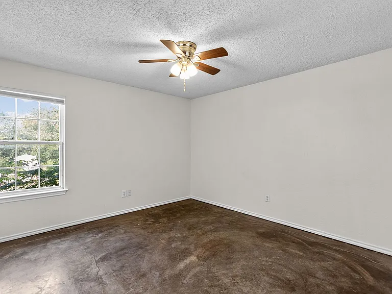 1629 Gordon St — Photo 25