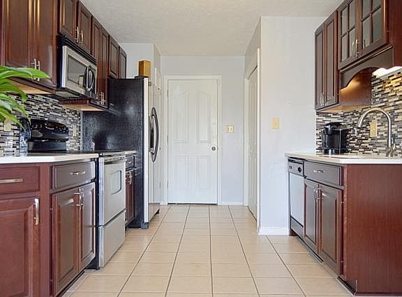 4th image of 2522 Centerstone Cir