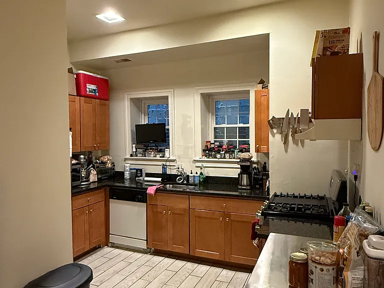 714 G St NE #1 — Photo 4