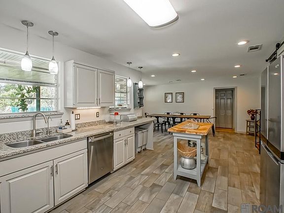 5th image of 10928 Worthington Ave