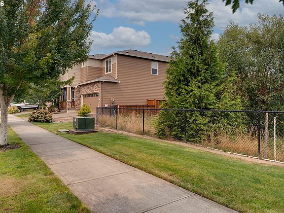 3rd image of 1961 NW 21st St