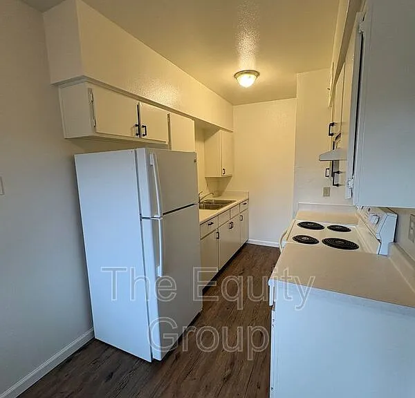 1400 W Elowin Ave — Photo 6
