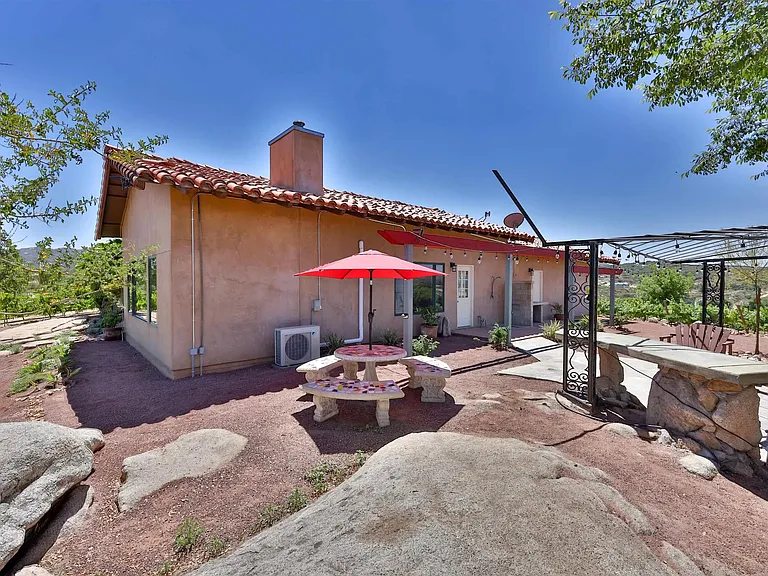 25933 Potrero Valley Rd — Photo 9