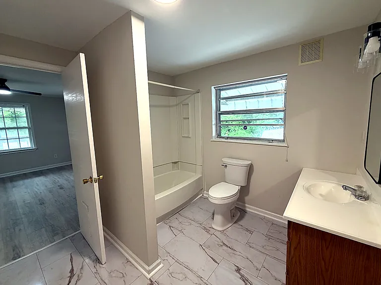 801 Rutledge Dr — Photo 6
