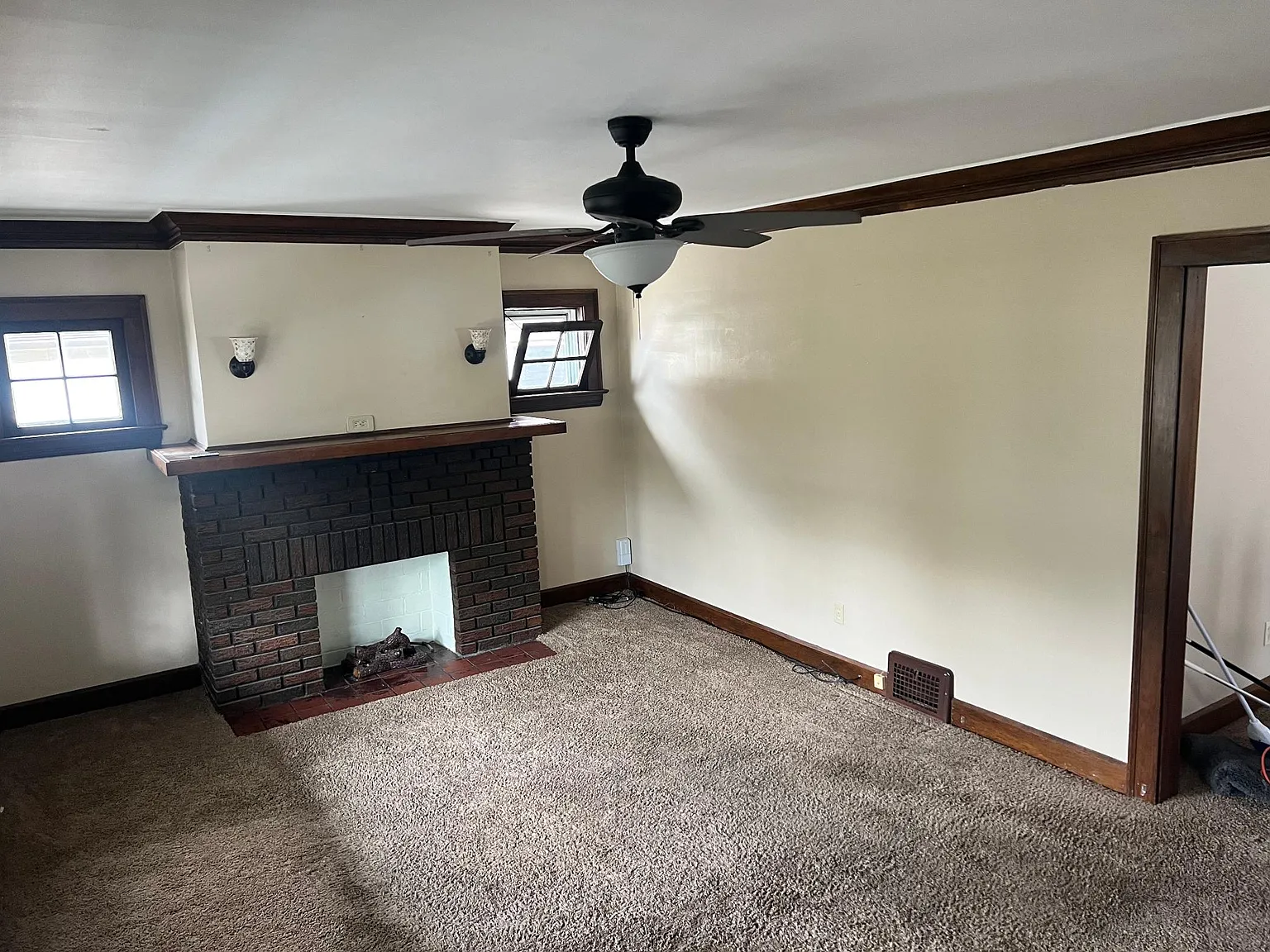 2185 Waterbury Rd — Photo 3