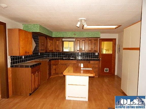 3rd image of 522 N Larch Ave
