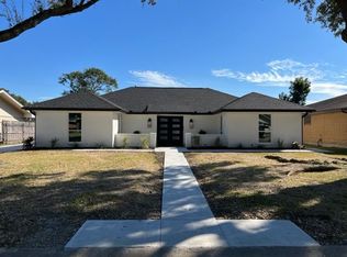 1007 Mimosa Dr, Nederland, TX 77627