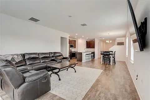 4602 Reisswood Loop — Photo 8