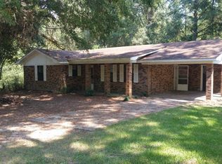 16 Williamson Weber Ln, Sumrall, MS 39482