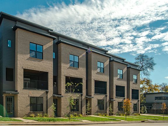 2nd image of 981 Dozier Pl #2