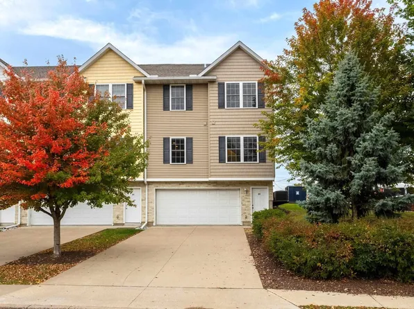 320 E 29th St, Davenport, IA 52803