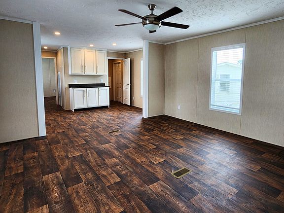 3rd image of 420 Stowe Ln #Cp52