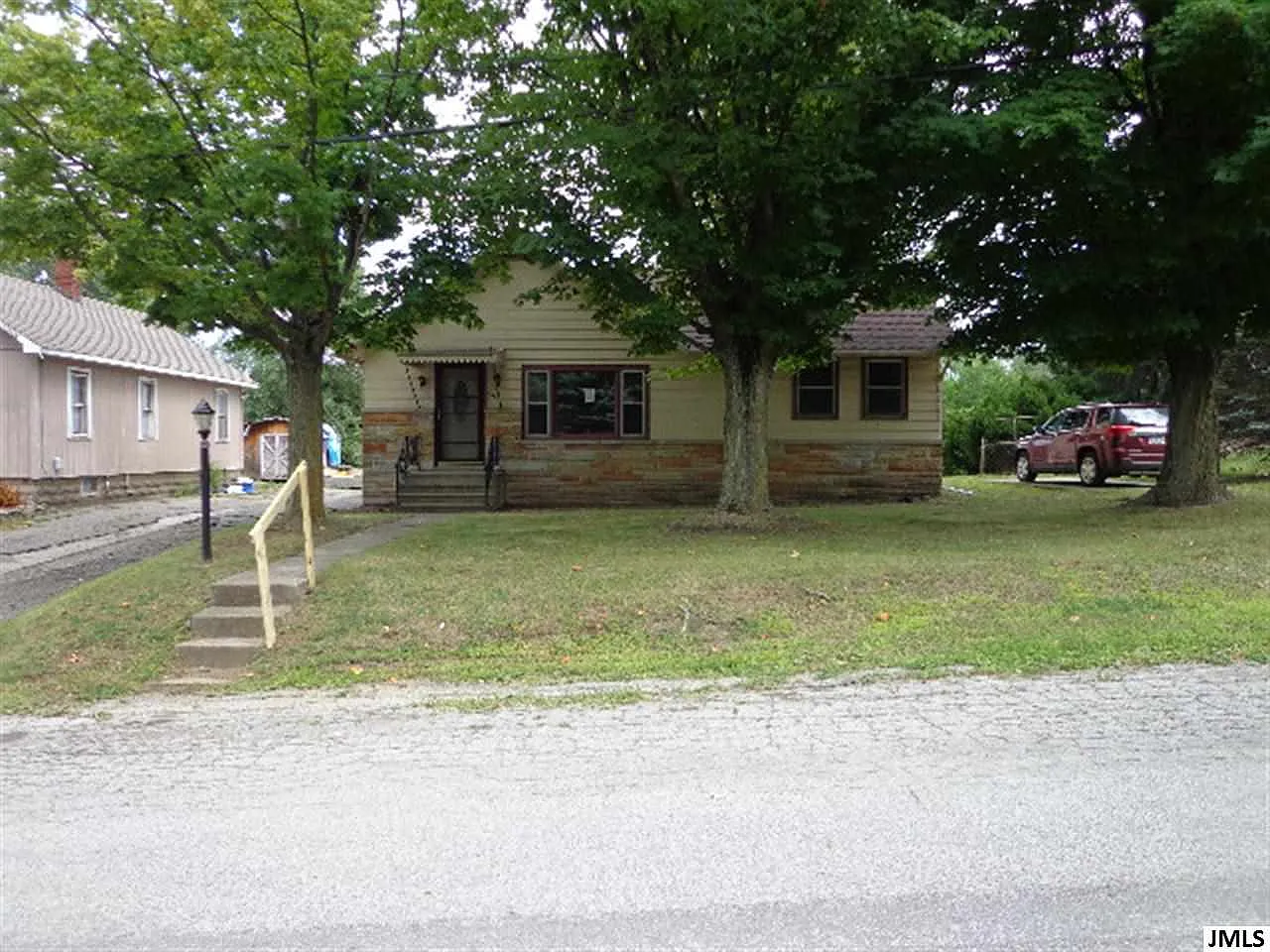 309 Lockwood St photo 1