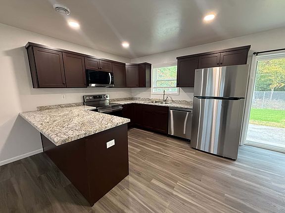 2nd image of 904 3rd Ave