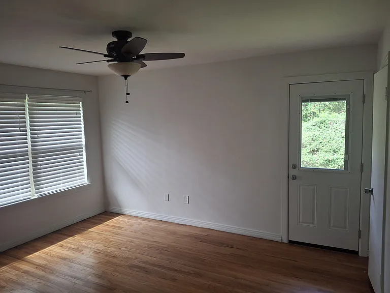 1709 Hughey Dr — Photo 6