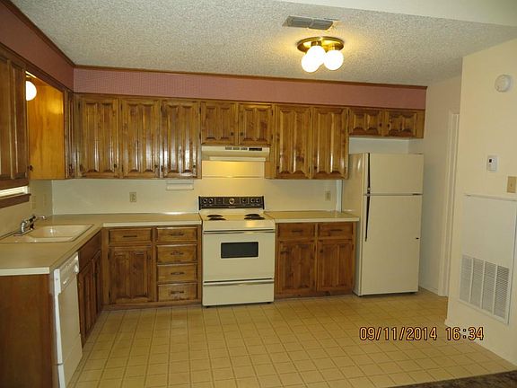 3rd image of 36 Teakwood Ln