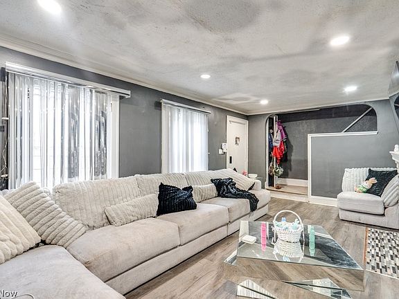 5th image of 3130 E Overlook Rd