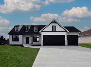 668 E Becker Pl, Sycamore, IL