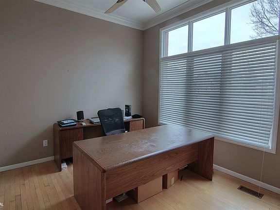 5th image of 16382 Applewood Ct