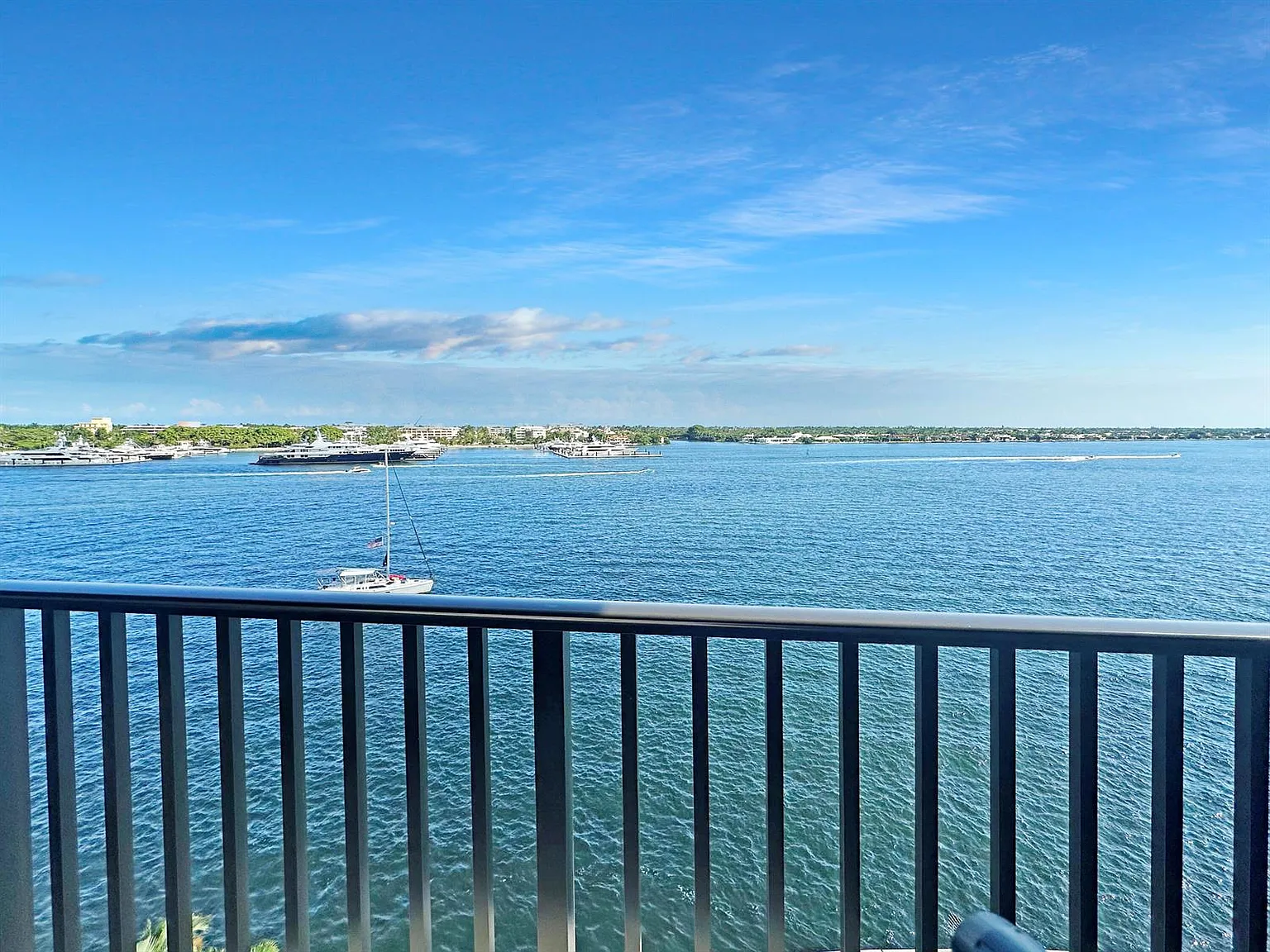 2 bed, 2.0 bath, 1247 sqft, $9,000 — Photo 3