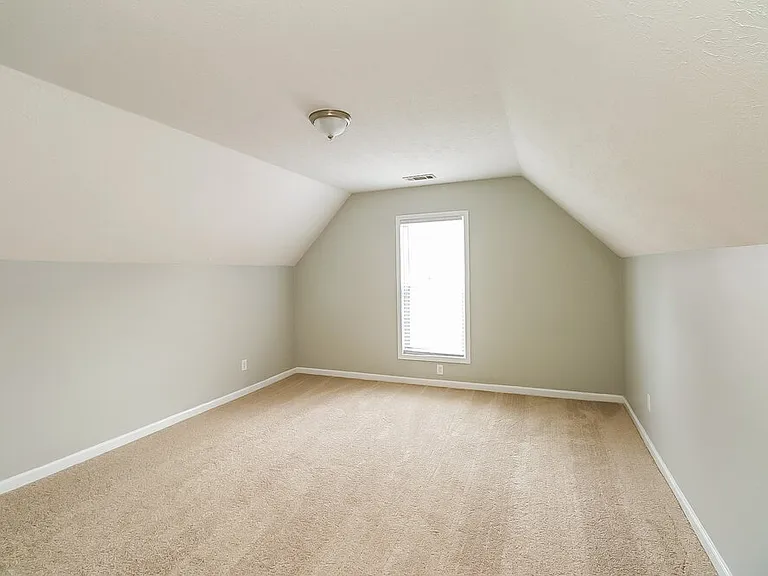 77 Harbour Town Cv — Photo 11
