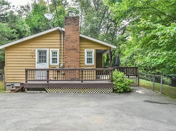 3rd image of 11 Skyview Park Dr