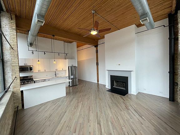 3rd image of 2654 W Medill Ave APT 206