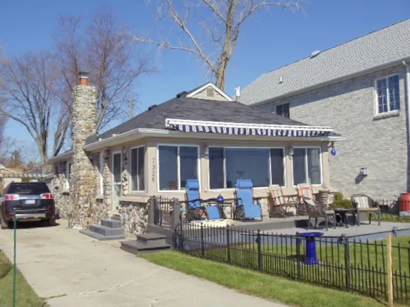 7326 Lakeview Dr, Lexington, MI 48450