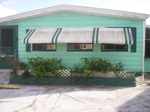 8750 SW 23rd Pl, Davie, FL 33324