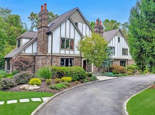 985 Huron Rd, Franklin Lakes, NJ 07417