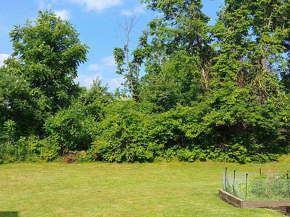 4th image of 132 Windham Ct