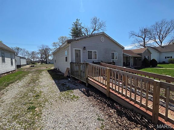 3rd image of 511 Madison St