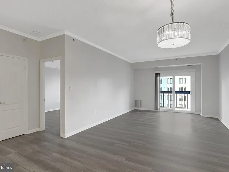 1211 S Eads St #1203 — Photo 15