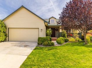 705 S Long Rd, Greenacres, WA 99016