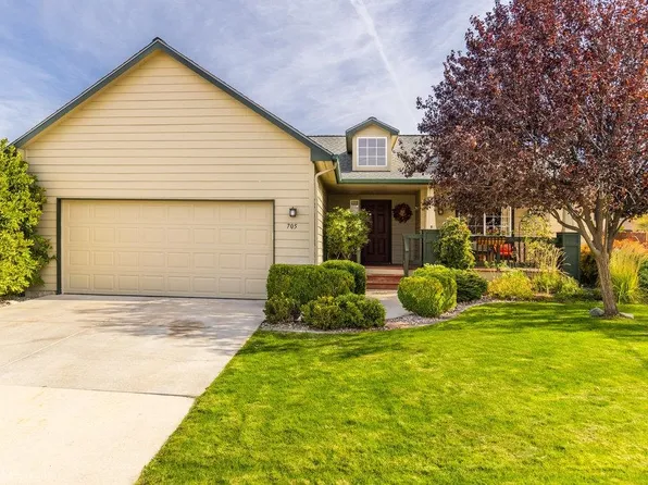 705 S Long Rd, Greenacres, WA 99016